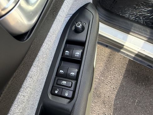 Used 2024 Jeep Compass Latitude image 12