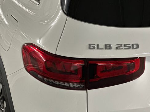 Used 2021 Mercedes-Benz GLB 250 image 26
