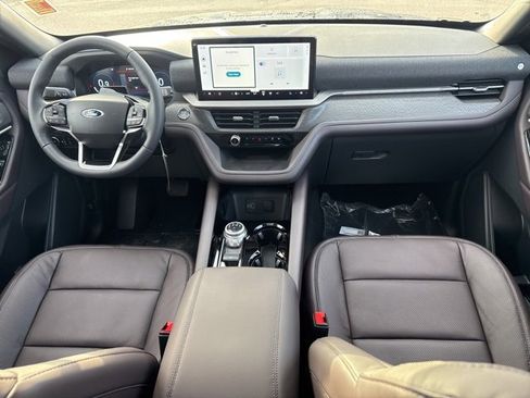 New 2026 Ford Explorer Platinum w/ LUX Leather Package image 24