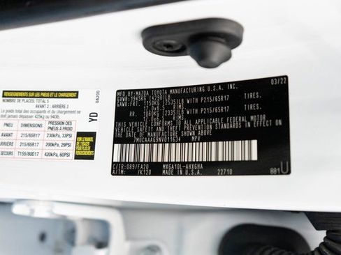 Used 2022 Toyota Corolla Cross LE image 28