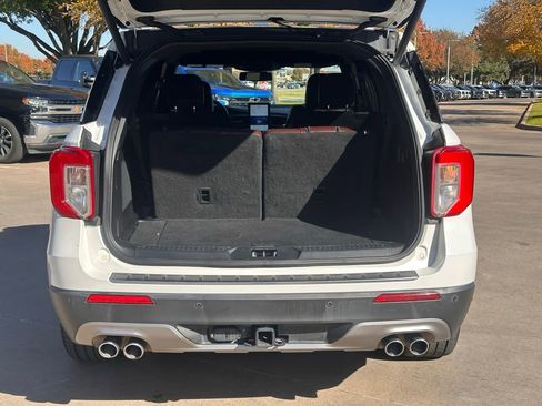 Used 2020 Ford Explorer Platinum w/ Premium Technology Package image 14