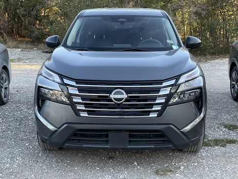 Used 2024 Nissan Rogue S image 2