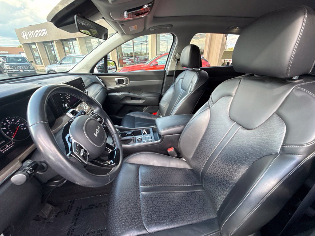 Used 2023 Kia Sorento S w/ Panoramic Sunroof Package AWD/4WD image 18