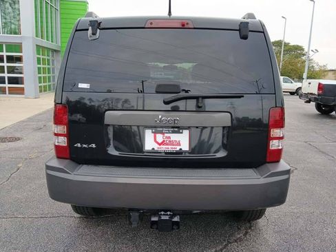 Used 2011 Jeep Liberty Renegade AWD/4WD image 8