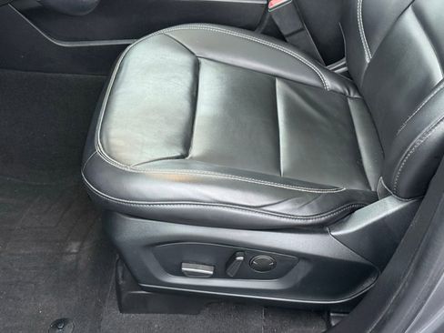 Used 2022 Ford Explorer XLT w/ Equipment Group 202A image 36