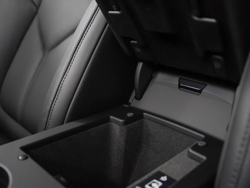 Certified 2026 Porsche Macan S AWD/4WD image 35