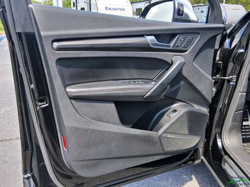 Used 2019 Audi SQ5 Premium Plus w/ Premium Plus Package AWD/4WD image 10