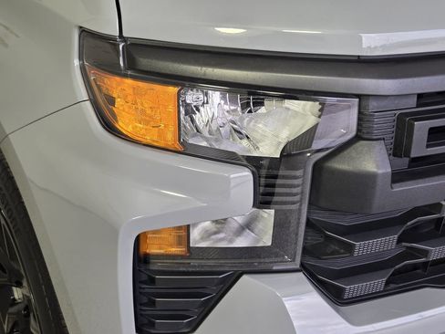 Used 2024 Chevrolet Silverado 1500 Custom RWD image 9