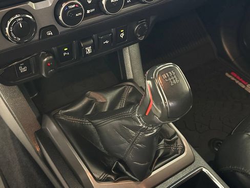 Used 2021 Toyota Tacoma TRD Pro AWD/4WD image 18