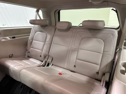 Used 2021 Lincoln Navigator L Reserve w/ Luxury Package image 32