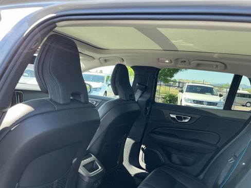 Used 2025 Volvo V60 B5 Cross Country Plus AWD/4WD image 15