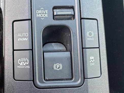 Used 2023 Toyota Prius Prime SE image 26