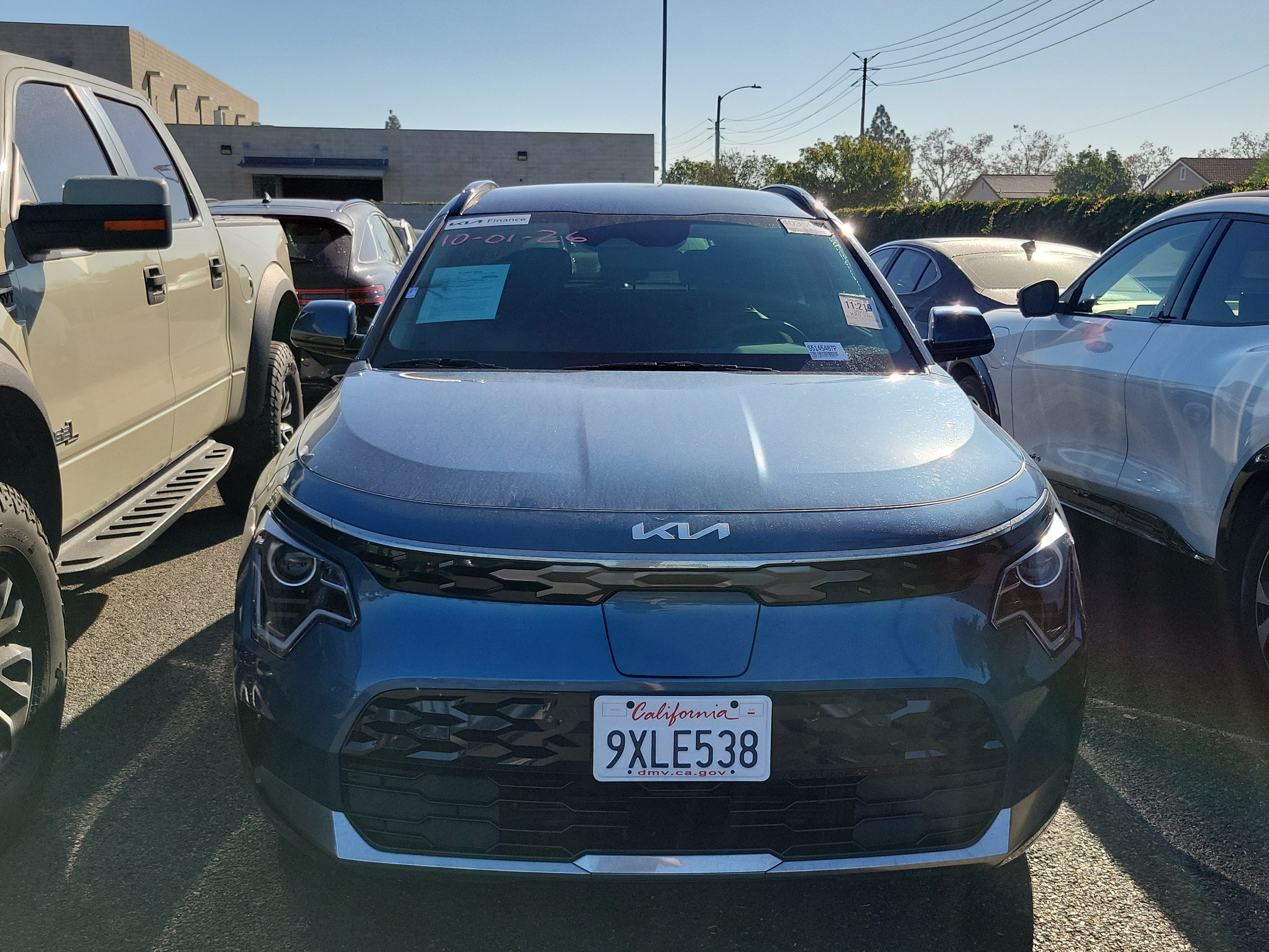Used 2025 Kia Niro Wind w/ Wind Preserve Package FWD image 2