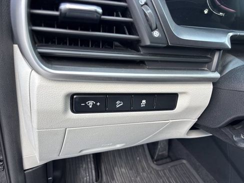 Used 2023 Kia Telluride S AWD/4WD image 18