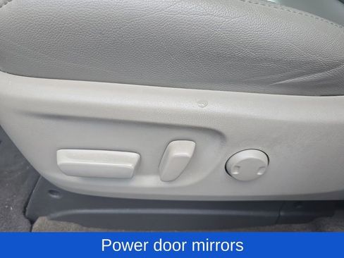 Used 2017 Toyota Sienna XLE w/ XLE Navigation Package FWD image 11