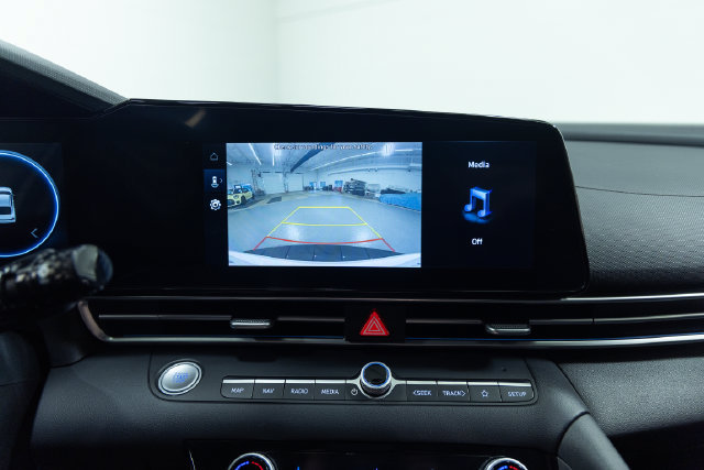 Used 2024 Hyundai Elantra SEL FWD image 17