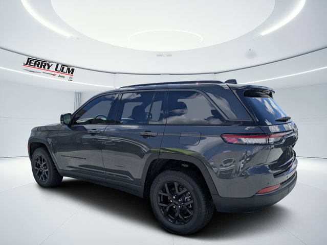 New 2026 Jeep Grand Cherokee Altitude RWD image 5