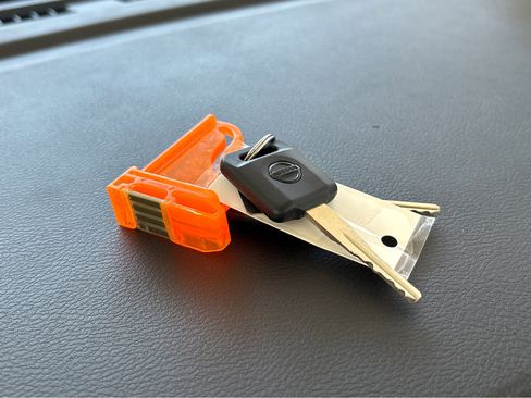 Used 2025 Nissan Versa S w/ Trunk Package image 25