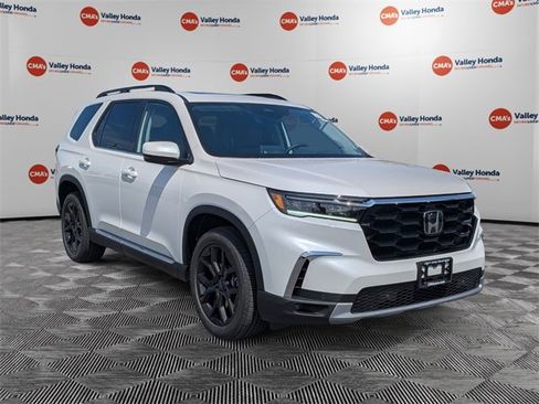 New 2025 Honda Pilot Touring image 3