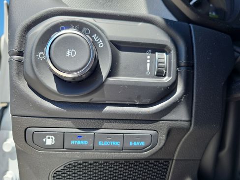 Used 2025 Jeep Wrangler Unlimited Sahara AWD/4WD image 25