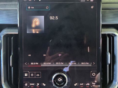 Used 2025 GMC Acadia Elevation w/ Elevation Premium Package AWD/4WD image 26
