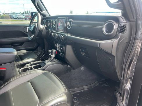 Used 2023 Jeep Wrangler Unlimited Sahara w/ Cold Weather Group AWD/4WD image 44