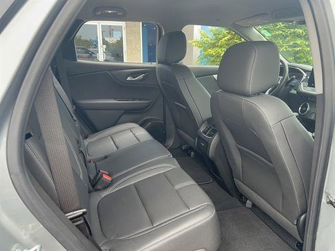 Used 2024 Chevrolet Blazer LT w/ LPO, Black Grille Bar Package FWD image 18