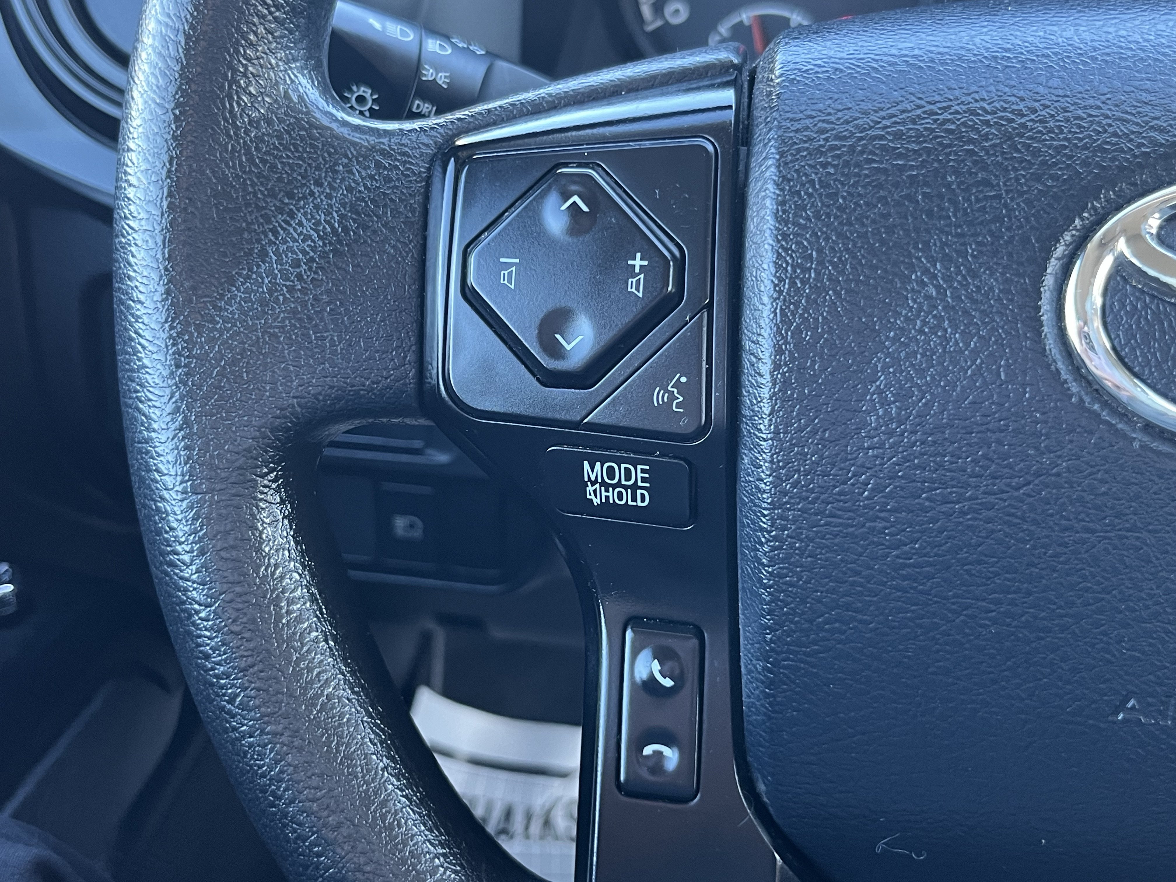 Used 2018 Toyota Tacoma SR AWD/4WD image 22