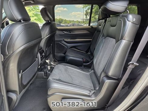 Used 2024 Jeep Grand Cherokee L Laredo RWD image 10