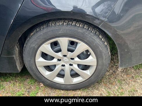 Used 2022 Toyota Corolla LE image 7