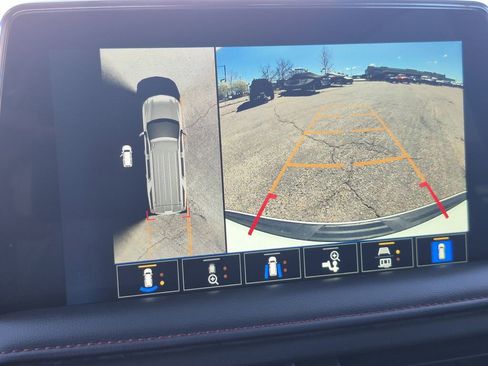 Used 2022 Chevrolet Suburban RST w/ Sport Performance Package image 25