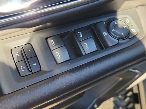 Used 2021 Chevrolet Tahoe Z71 image 23