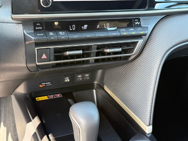 Used 2026 Toyota Camry SE FWD image 13