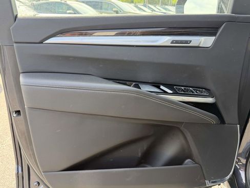 Certified 2025 Cadillac Escalade Premium Luxury AWD/4WD image 16