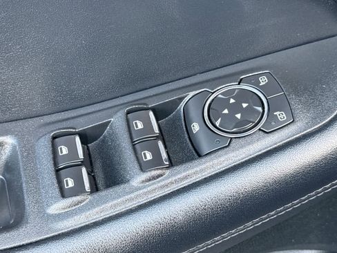 Used 2022 Ford Edge SEL image 13