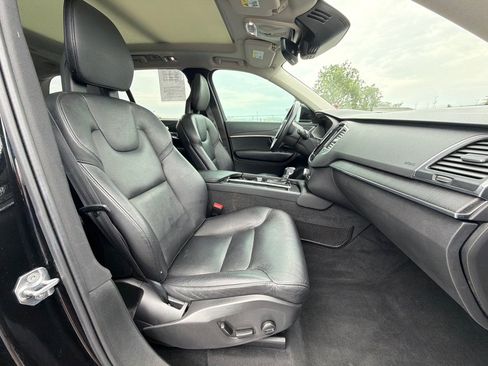 Used 2020 Volvo XC90 T6 Momentum w/ Protection Package Premier AWD/4WD image 12