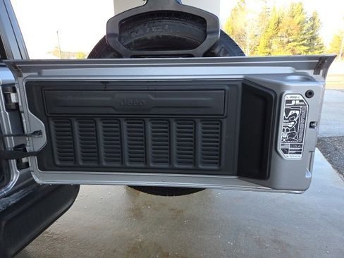 Used 2021 Jeep Wrangler Unlimited Islander w/ Uconnect 4C Nav & Sound Group image 42