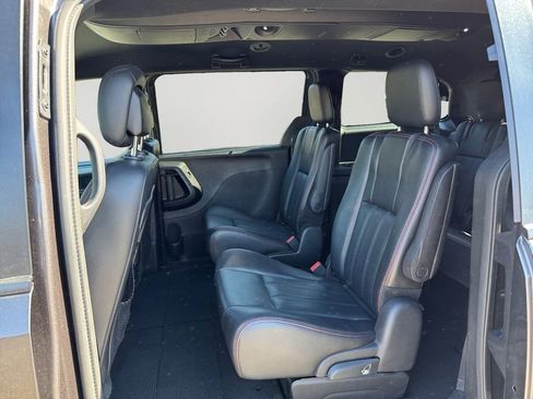 Used 2018 Dodge Grand Caravan GT image 15