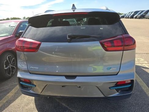 Used 2022 Kia Niro EX w/ Cold Weather Package image 5