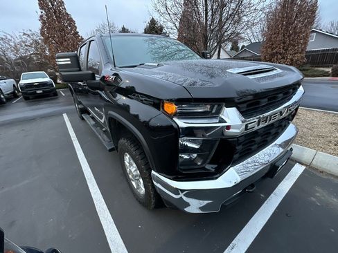 Certified 2022 Chevrolet Silverado 2500 LT w/ Convenience Package image 2