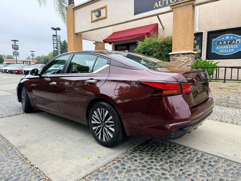 Used 2024 Nissan Altima 2.5 SV image 6
