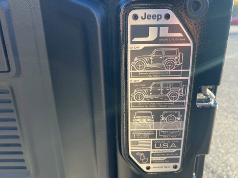 Used 2022 Jeep Wrangler Unlimited Sahara w/ LED Lighting Group image 14