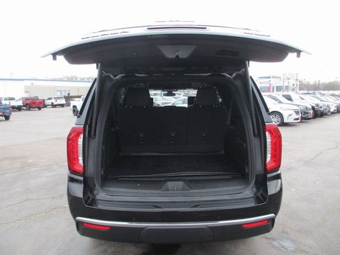 Certified 2021 GMC Yukon XL SLT w/ SLT Premium Package image 6