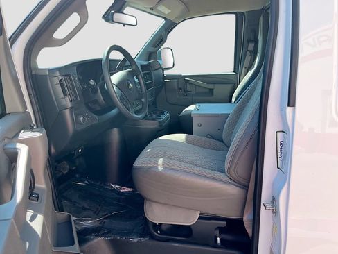 Used 2025 Chevrolet Express 2500 w/ Driver Convenience Package RWD image 20