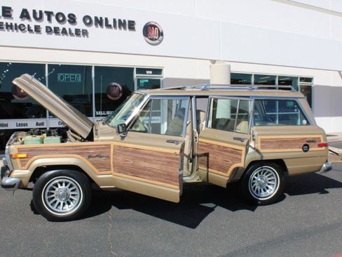 Used 1990 Jeep Grand Wagoneer image 21
