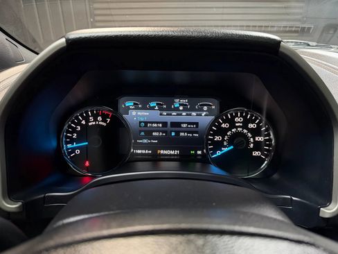 Used 2017 Ford F150 Lariat image 39