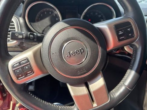 Used 2013 Jeep Grand Cherokee Laredo image 18