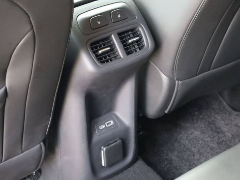 Used 2022 Buick Envision Avenir w/ Technology Package II FWD image 20