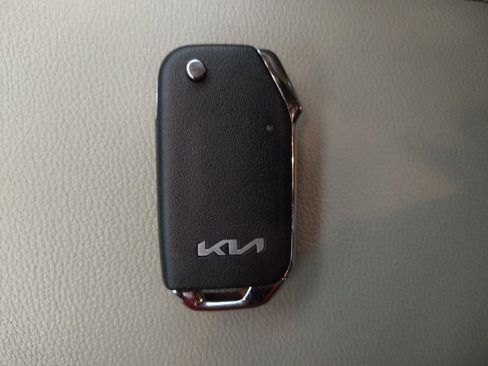 Used 2022 Kia Soul LX w/ Technology Package FWD image 32