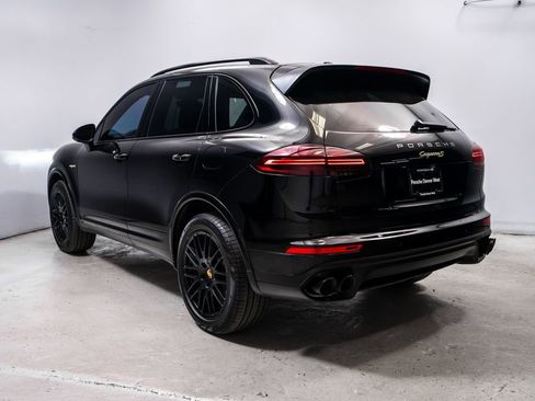 Used 2017 Porsche Cayenne S AWD/4WD image 3
